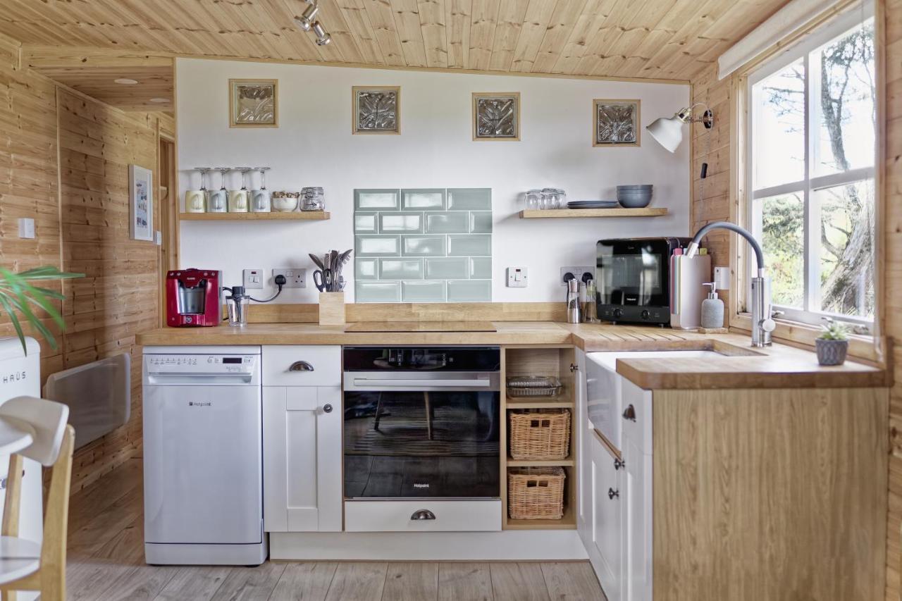 Scandi Cabin On A Hill, With Stunning Panoramic Views Ludgvan Bagian luar foto