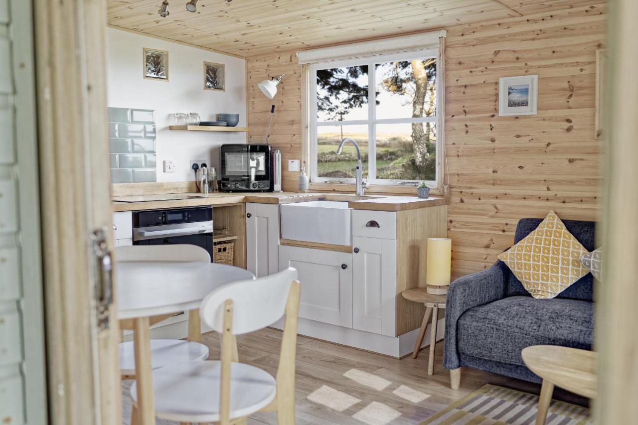 Scandi Cabin On A Hill, With Stunning Panoramic Views Ludgvan Bagian luar foto