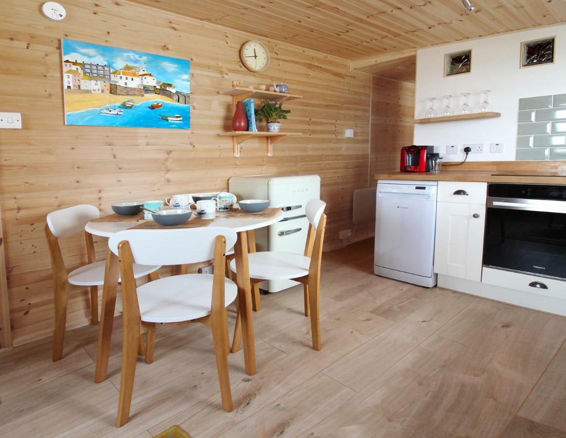 Scandi Cabin On A Hill, With Stunning Panoramic Views Ludgvan Bagian luar foto