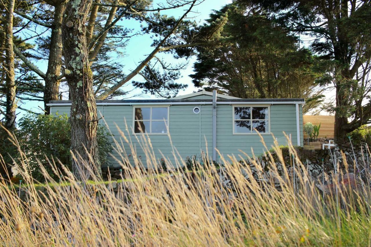 Scandi Cabin On A Hill, With Stunning Panoramic Views Ludgvan Bagian luar foto